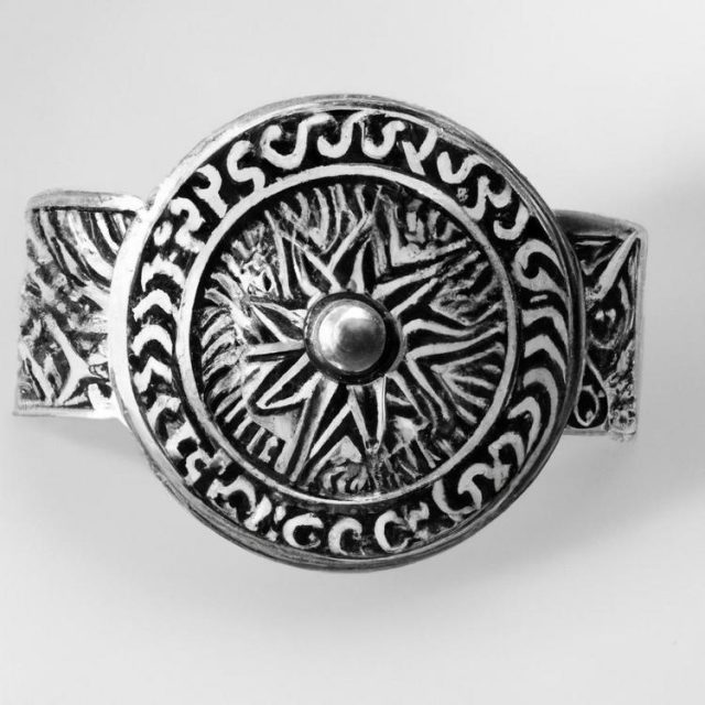 dlaczego srebro czernieje